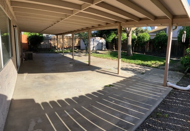 Building Photo - 5200 Dunham Ct