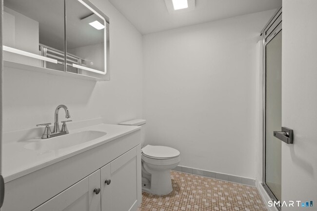 Building Photo - 20 Little Oak Ln
