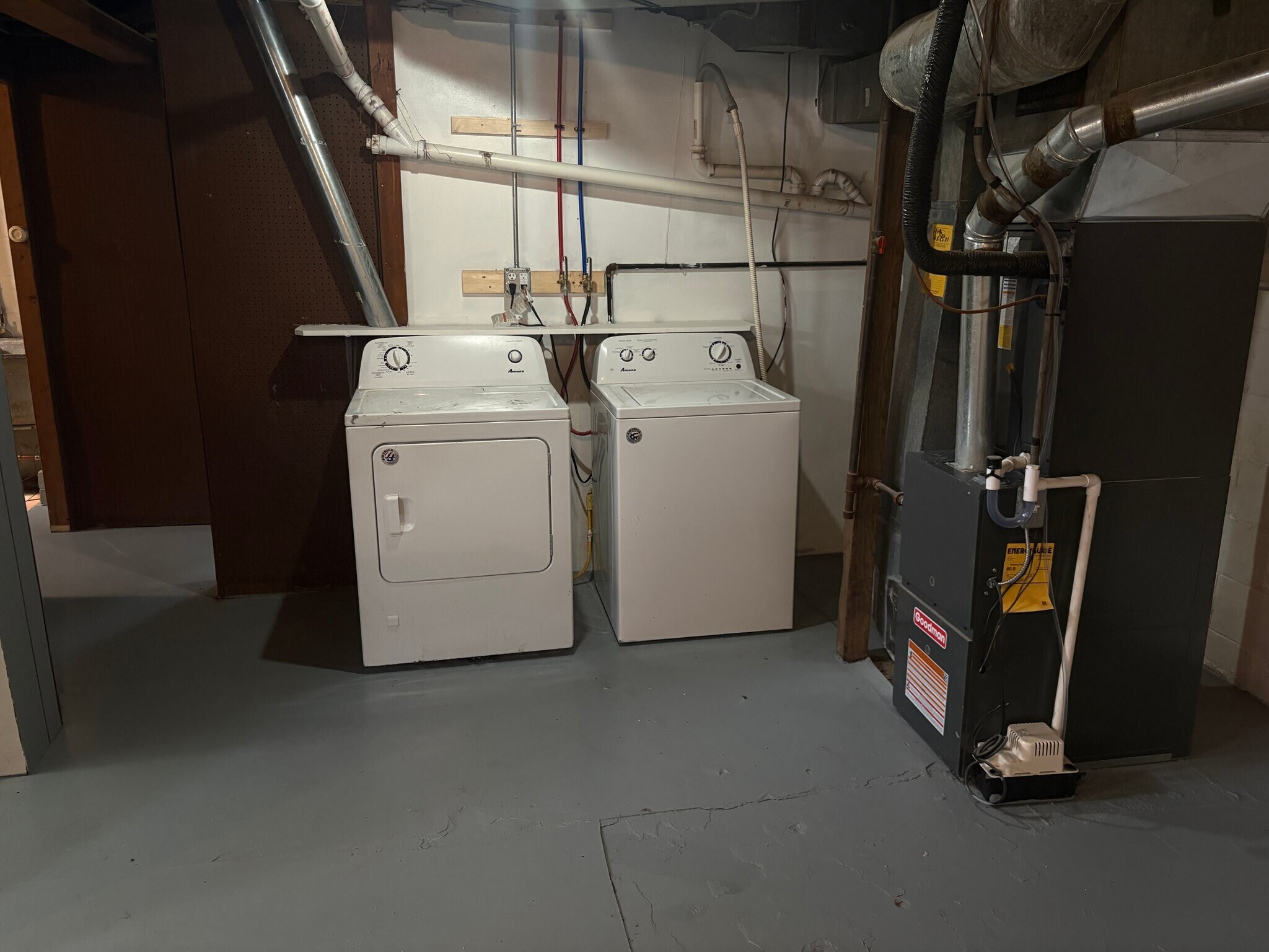 Building Photo - 26 Walnut Ct