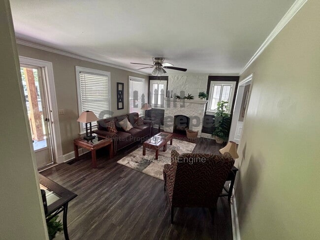 Building Photo - 4787 Hendrix Dr