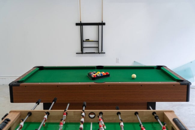 Building Photo - 4016 Eaton Dr