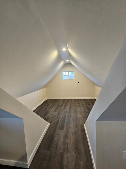 Building Photo - 225 Harding Ave