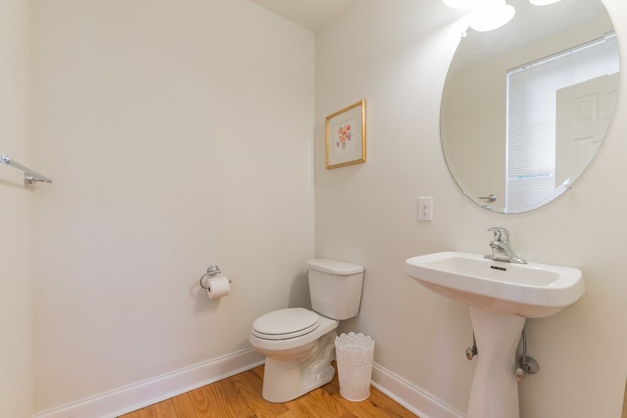 1st Floor Bathroom - 5402 Wynnefield Ave