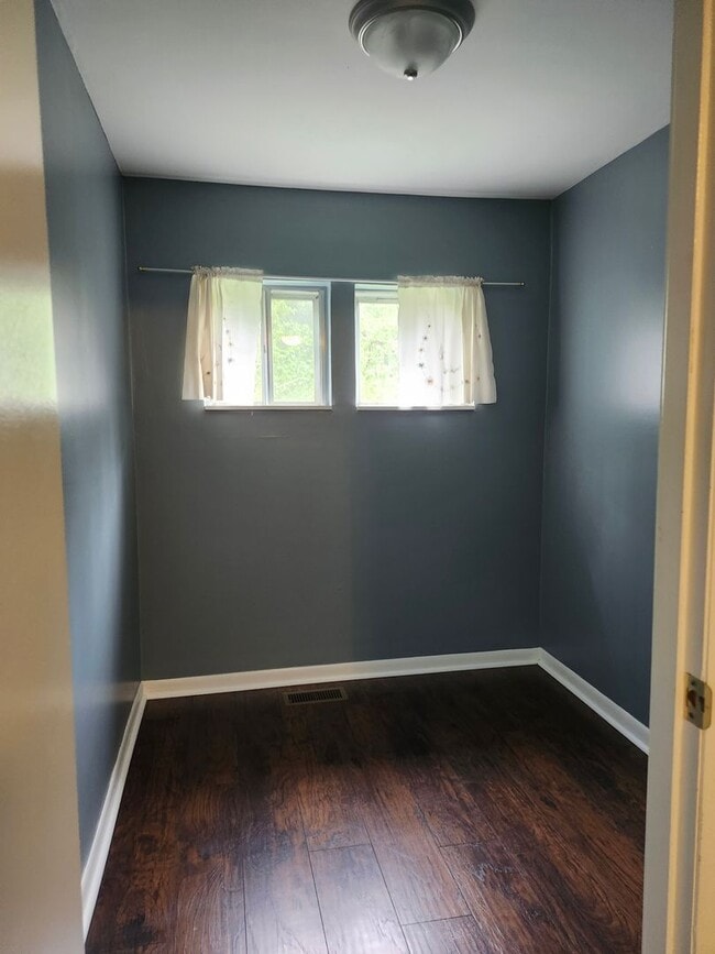 Building Photo - 2 Bedroom 1 Bath home near Stuart Heights ...