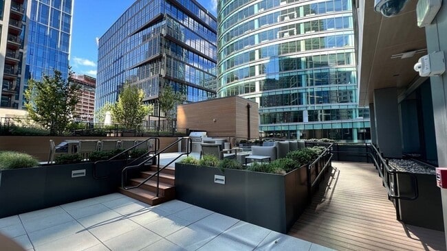 Building Photo - 133 Seaport Blvd