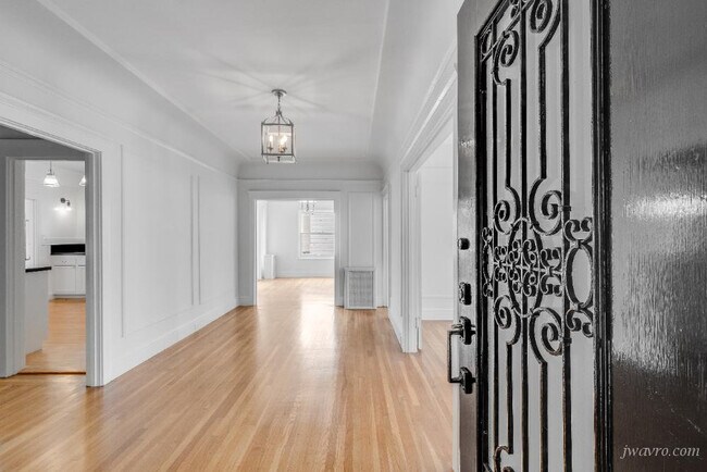 Building Photo - 1353 Filbert St