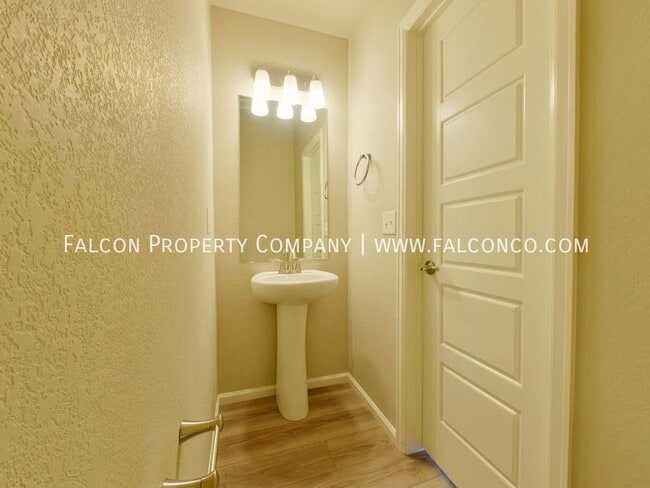 Building Photo - 6141 Callan Dr