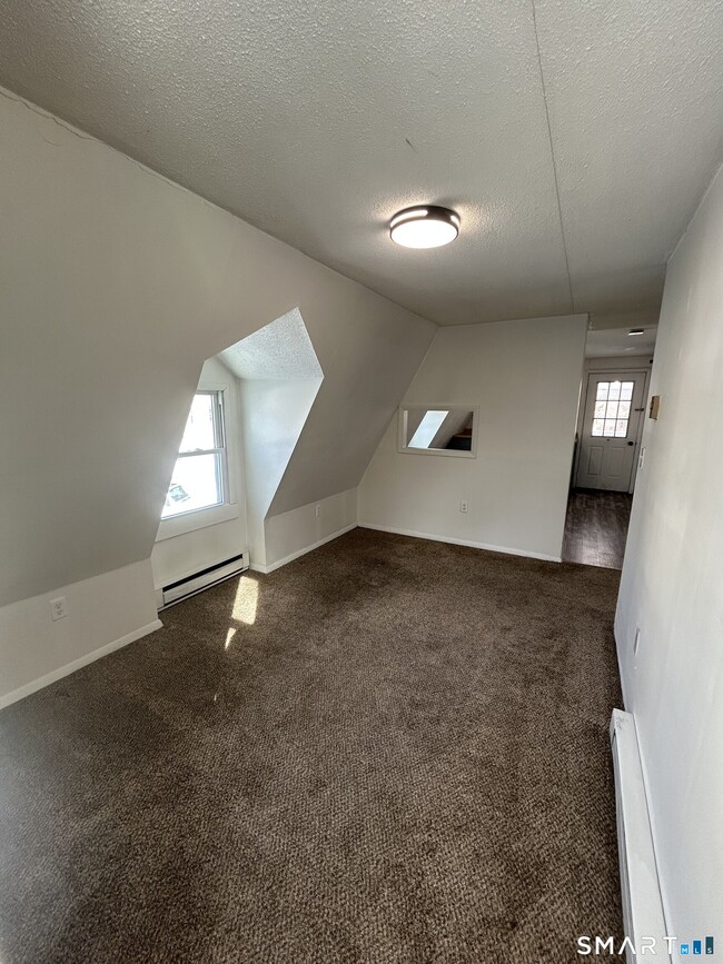 Building Photo - 168 High St