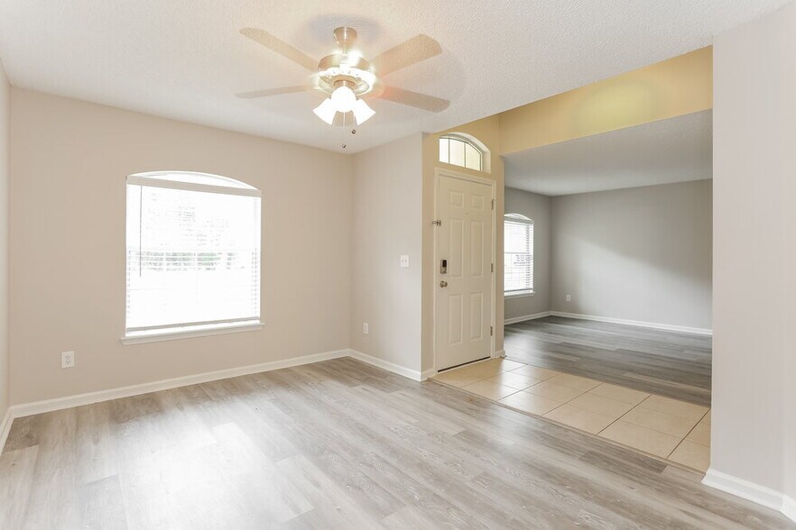 Building Photo - 1694 Aston Hall Dr E