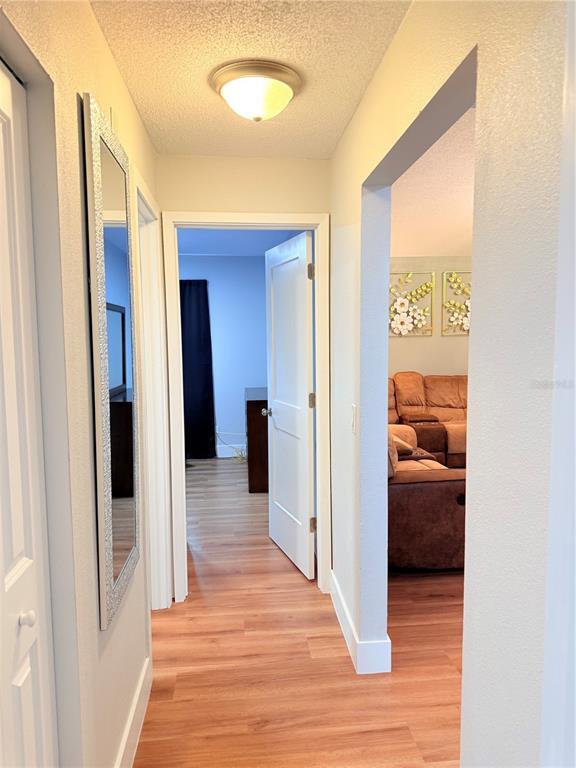 Building Photo - 2130 Redleaf Dr