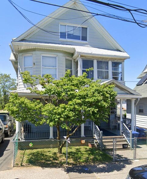 Building Photo - 831-833 William Street, 2