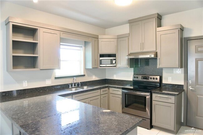 Building Photo - 16 Teague Ave