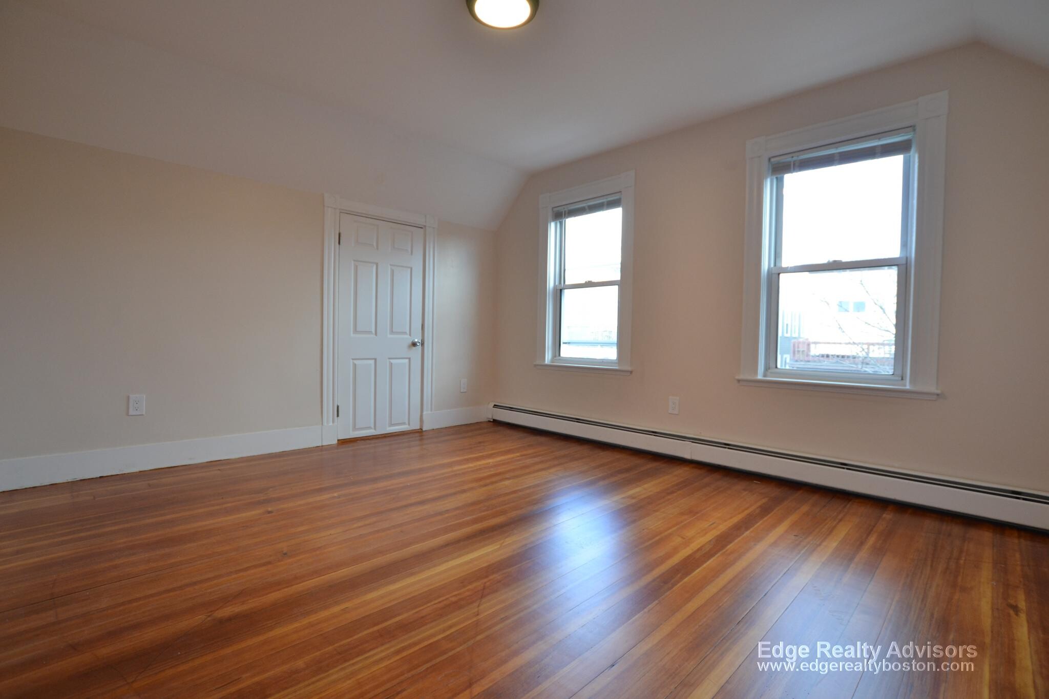 Building Photo - 12 Chester St