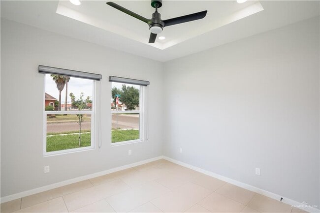 Building Photo - 309 Lilly Dr