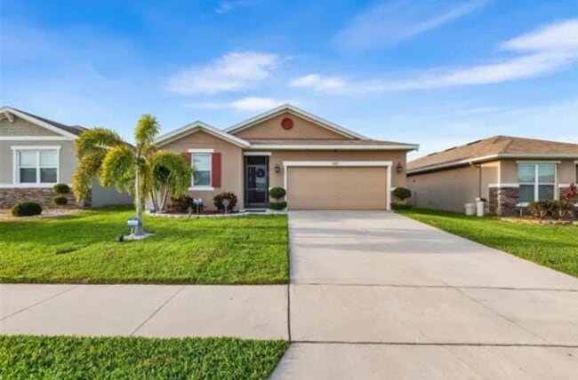 Building Photo - Four bedroom Two bath - Winter Haven