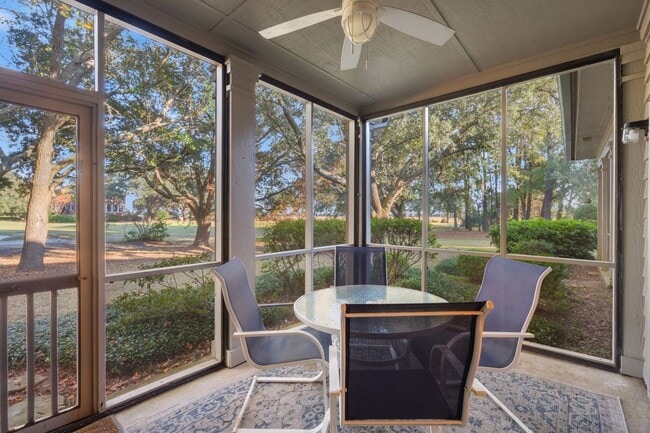 Building Photo - 141-14112 12 Oaks Dr