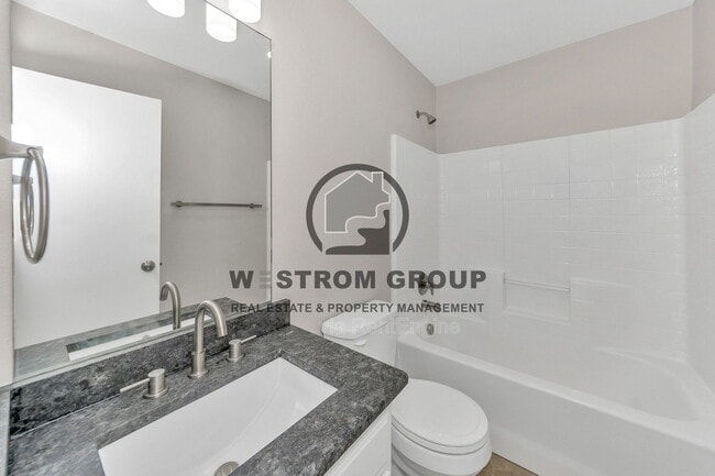 Building Photo - 2201 Sweetwood Dr