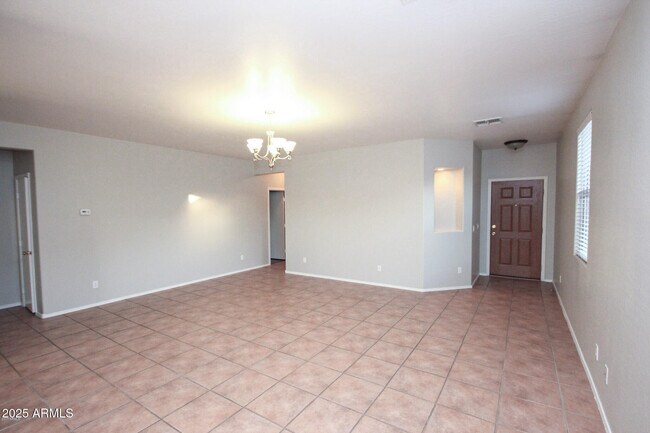 Building Photo - 7408 W St Charles Ave