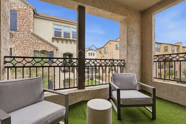 Building Photo - 1685 E Chelsea Ln