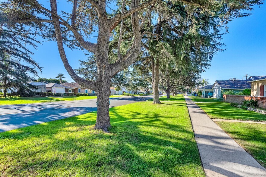 Building Photo - 5350 S Slauson Ave