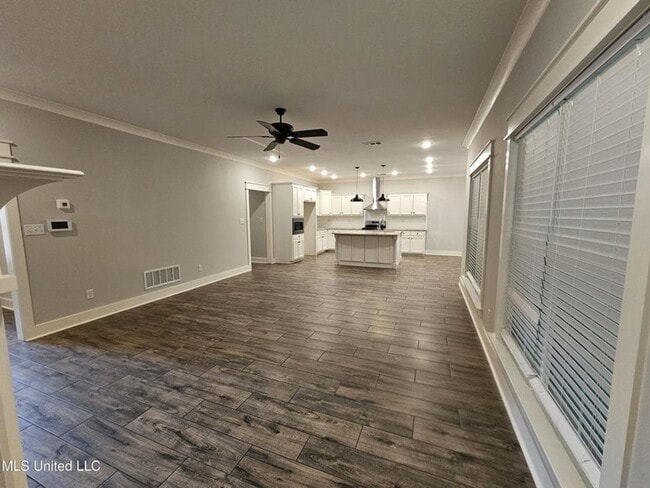 Building Photo - GARDENS AT SNOWDEN GROVE, 5 bedrooms!