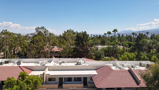Building Photo - 2820 N Arcadia Ct