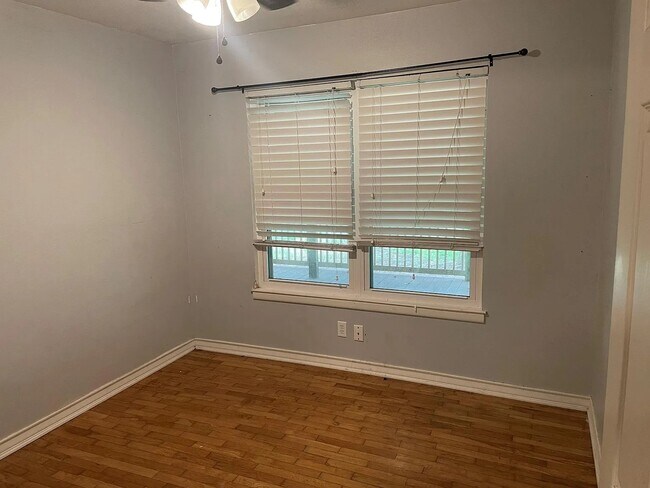 Bedroom 3 - 605 Dale Dr