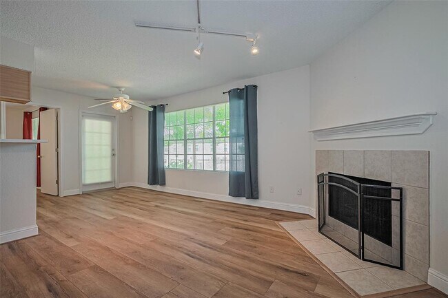 Building Photo - 2750 Holly Hall St
