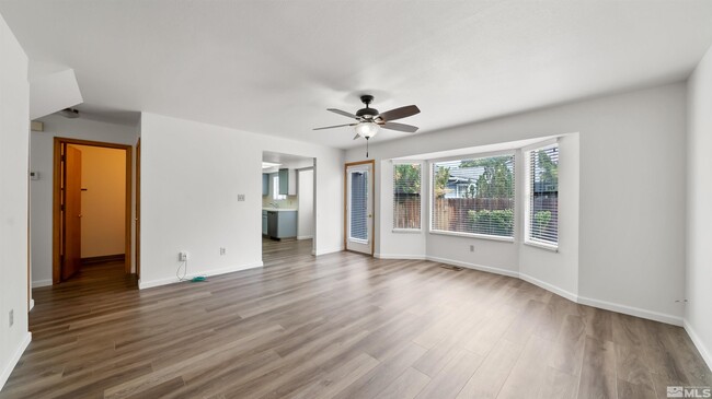 Building Photo - 2977 Pinebrook Dr