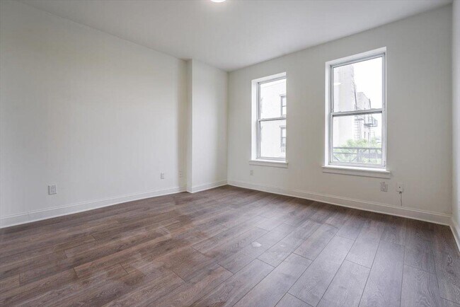 Building Photo - 157 14th St
