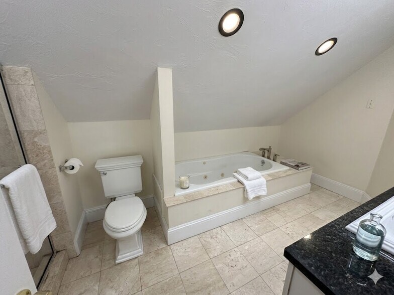 Building Photo - 207 Boston Ave