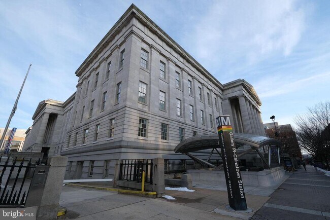 Building Photo - 616 E St NW