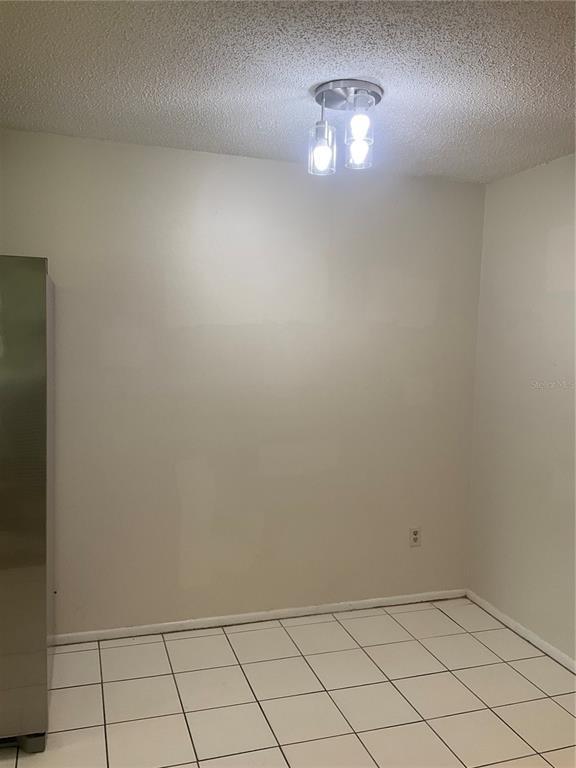 Building Photo - 3830 Valley Tree Dr