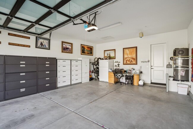Building Photo - 51725 Pinnacle Vis Dr