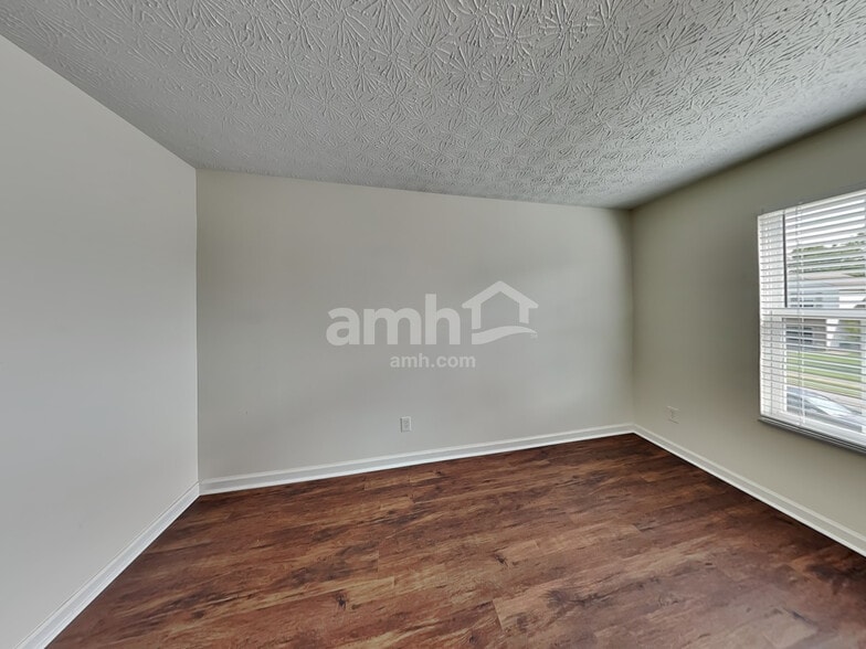 Building Photo - 1521 McKinney Ln