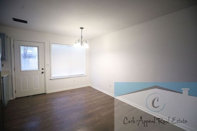 Building Photo - Beautiful 3 bed 2 bath home - Jonesboro