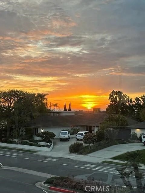 Building Photo - 504 Avocado Ave