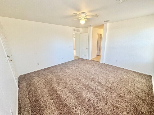 Building Photo - 2106 W Alta Vista Rd