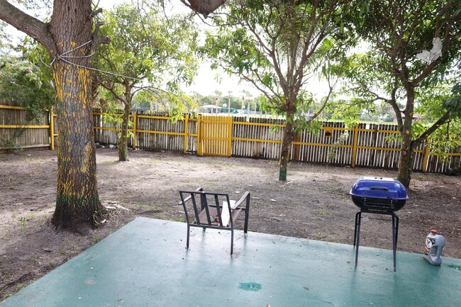 Building Photo - 7328 Palmdale Dr