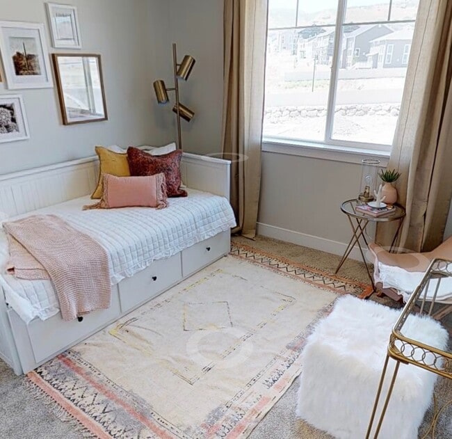 Building Photo - Luxury Townhome For Rent - Four Bedrooms!!