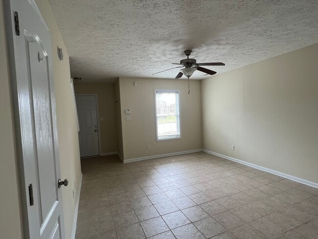 Building Photo - Nice two bedroom two and a half bath town home in Carolina Forest. Just minutes to area bases, be...