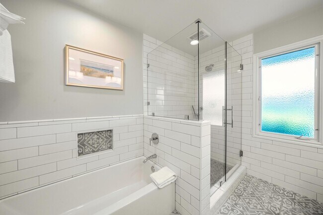 Building Photo - 7201 Country Club Dr