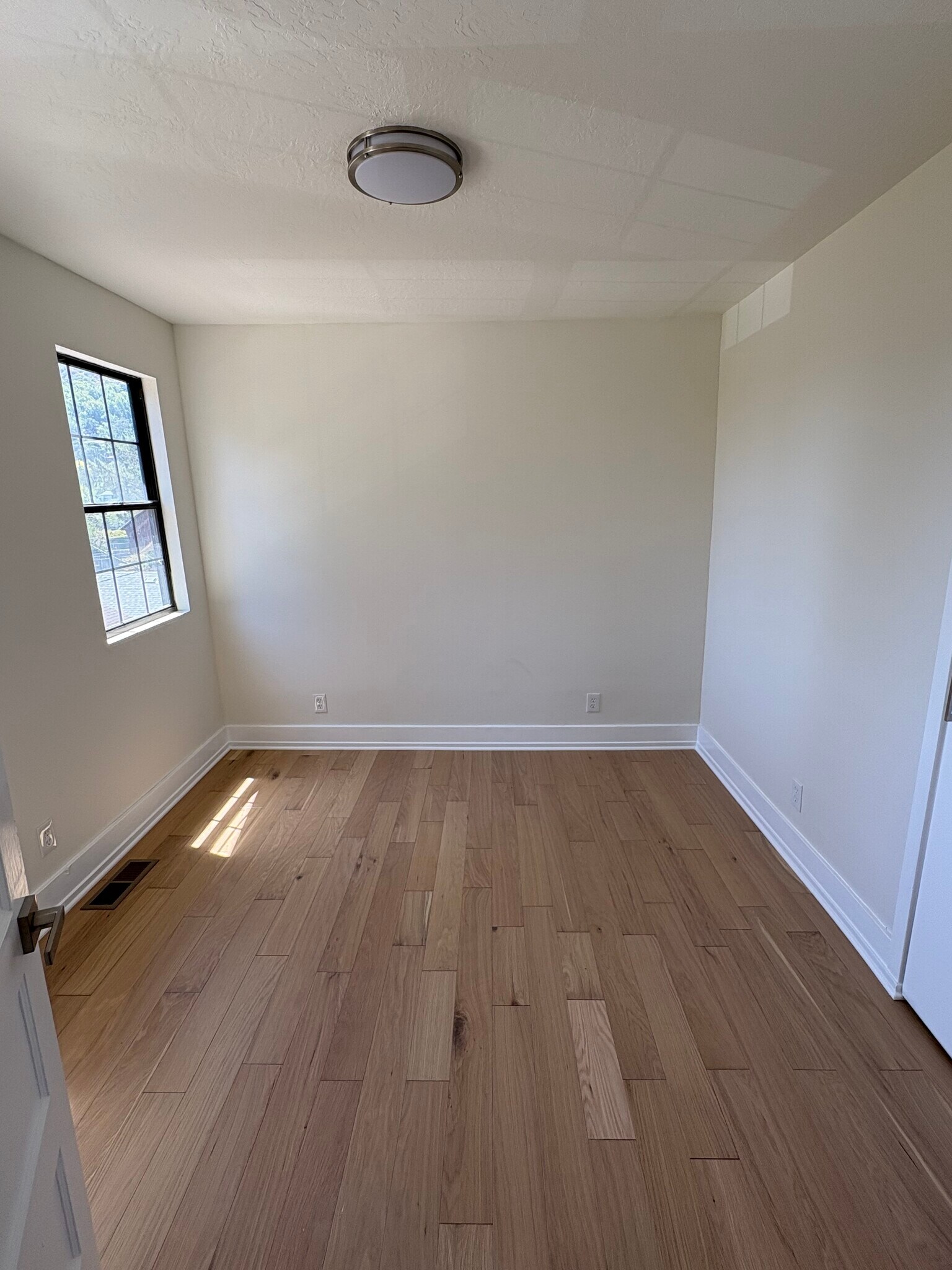 Building Photo - 308 Glen Park Ave