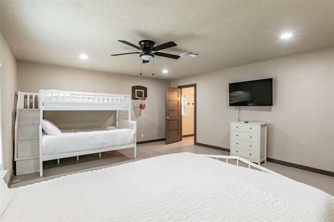 Building Photo - 4613 Joseph St