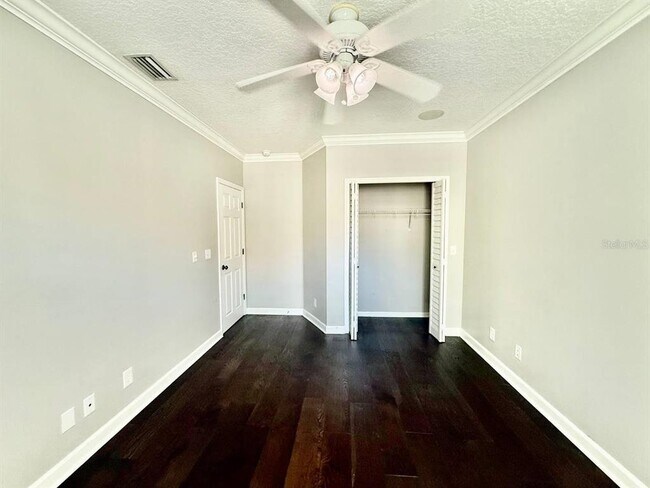 Building Photo - 505 S Tampania Ave