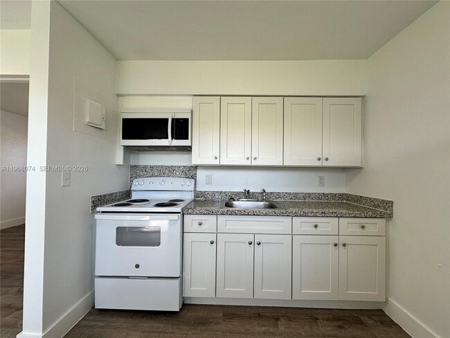 Building Photo - 2309 Madison St