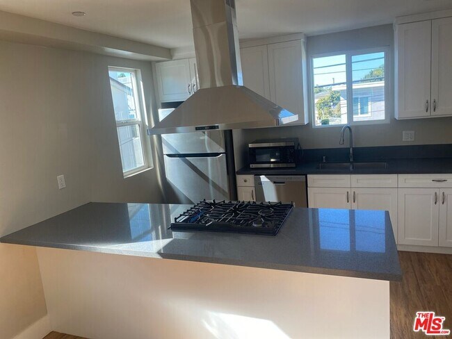 Building Photo - 2301 1/2 Hauser Blvd