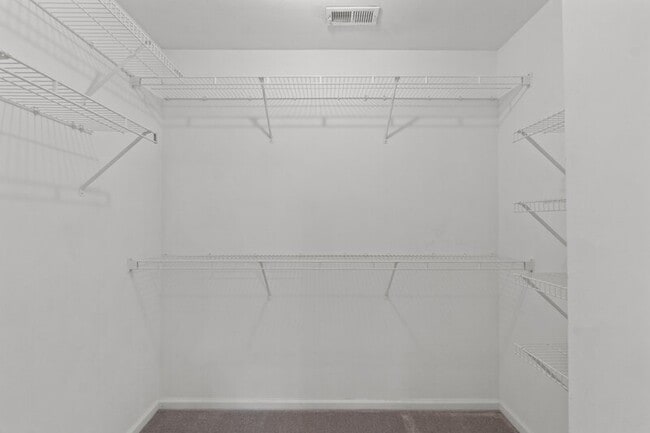 Building Photo - 3708 Gateway Pl