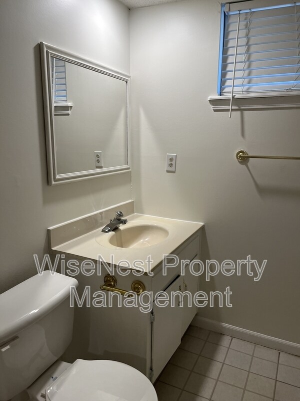 Building Photo - 514 SE Adobe Dr