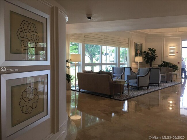 Building Photo - 100 S Birch Rd